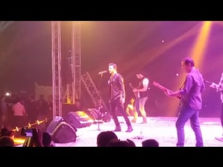 Atif aslam "zindagi aa raha hoon main" live at lahore 6/11/2016