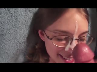 Кончил обильно на лицо, залил нос спермой, сперма на очках (cum face)