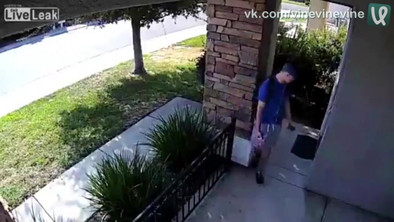 Молодые вернул кошелёк владельцам с 1500 долларами внутри