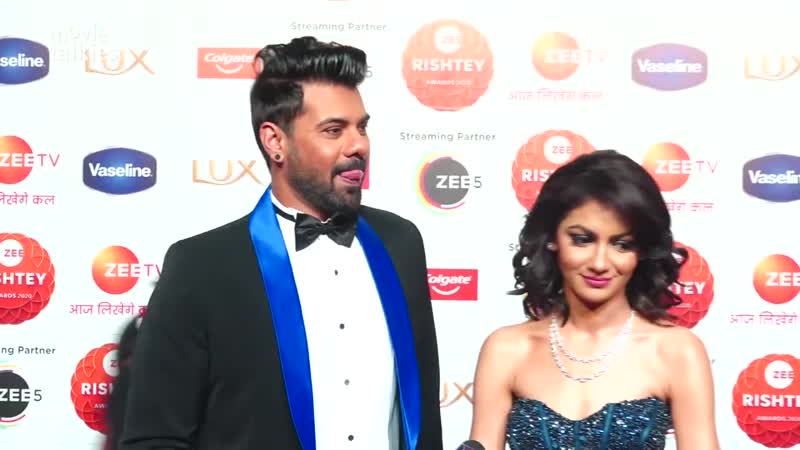 Kumkum bhagya couple sriti jha and shabir ahuwalia at zee rishtey awards 2020