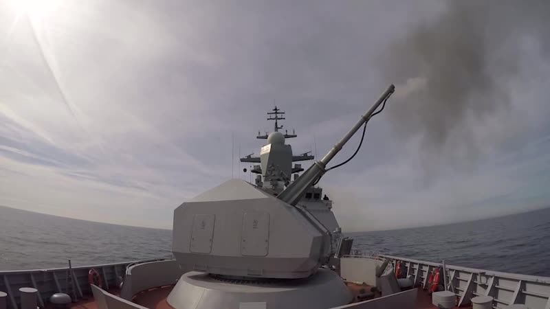 Корветы балтийского флота уничтожили корабли условного противника артиллерийским огнем