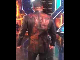 Walking like a bosssalmankhan on the set of biggboss13 february 7, 2020! besthostsalmankhan weekendkavaarwithsalman