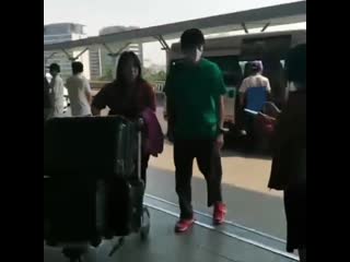 200110 yonghwa at tan son nhat airport vietnam back to korea 1