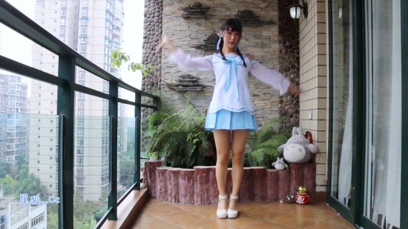 【尾狐】旧作修复 小小鹿 回头发现以前我有多么的傻 腿上的肌肉那么多 宅舞 舞蹈 bilibili 哔哩哔哩弹幕视频网 av7333552