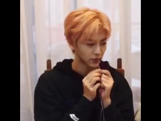 Jaemin sucked on the thread to make it easier and jeno's reaction