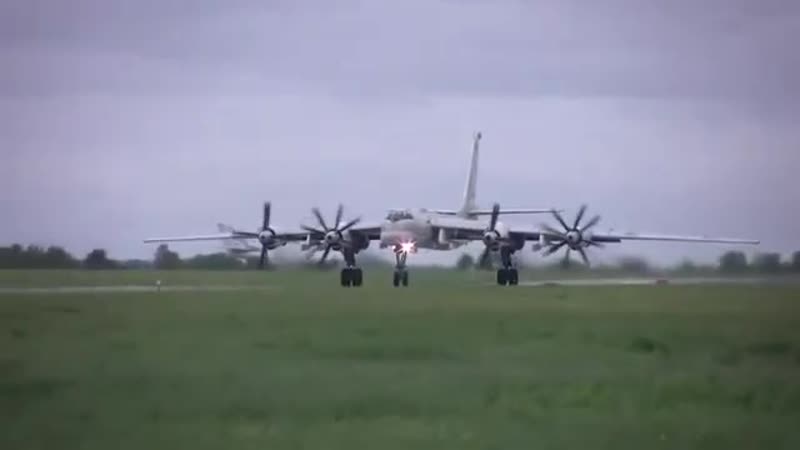 Плановый полет четырех ту 95мс над нейтральными водами чукотского, берингова и охотского морей