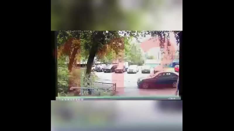 В мск ходит дрочун👆и онанирует💦 на молоденьких девок🤙скрытая камера засняла парня