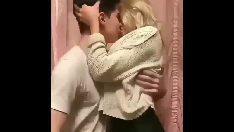 Страстные поцелуи и обнимашки