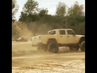 Jeep making the 7 2 #hemi supercharged scream a little bit press play ▶ volume up