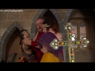 Обнажённые девушки в сериале "тюдоры" (the tudors, 2007) сезон 1 / серия 10 (s01e10)