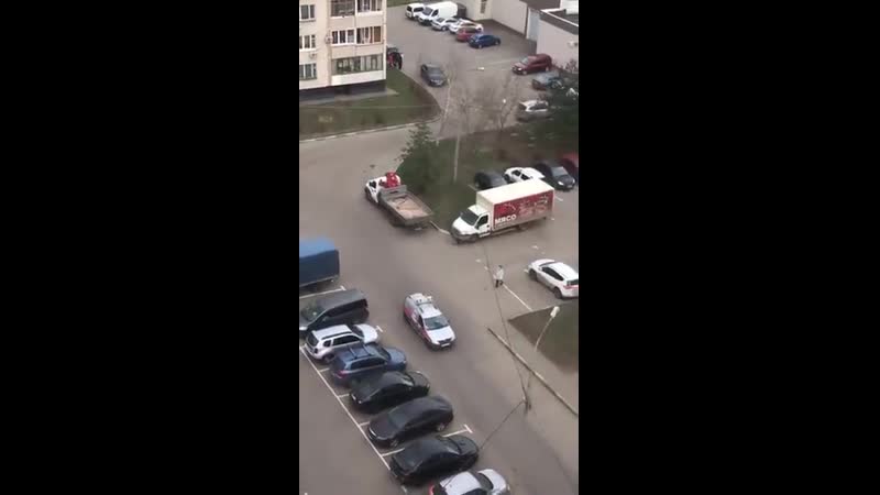 Уважаемые москвичи, сидите дома!