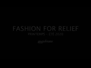 Stella maxwell, leomie anderson на показе #fashionforrelief s/s 2020 #lfw лондон 14 сентября 2019 года