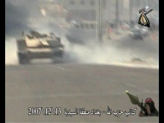 Подрыв фугаса рядом с танком