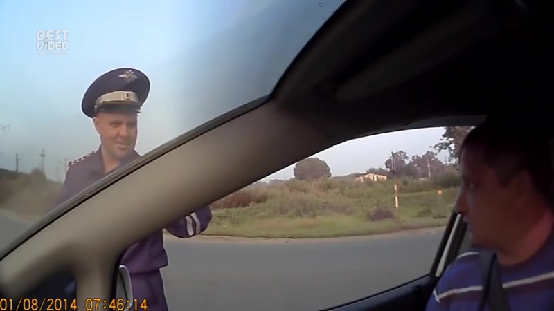 Мужик отчитал гаишников