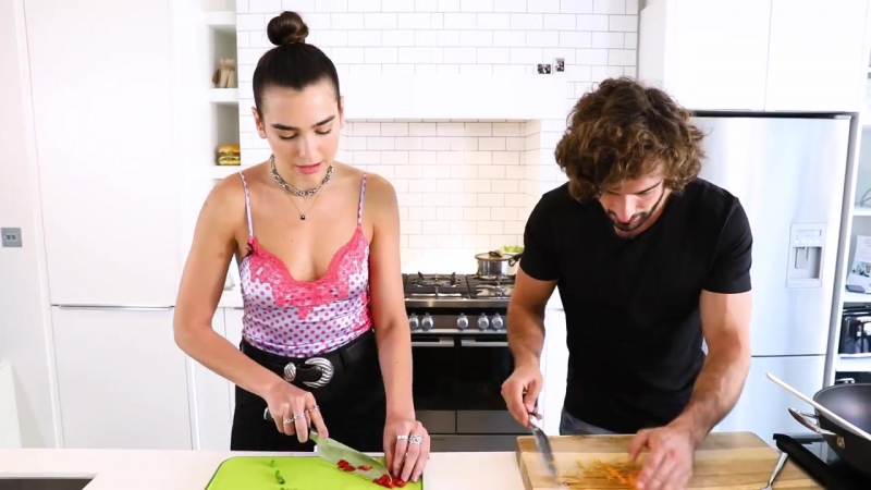 Hurry porn video – The body coach in a hurry cottage pie with dua lipa