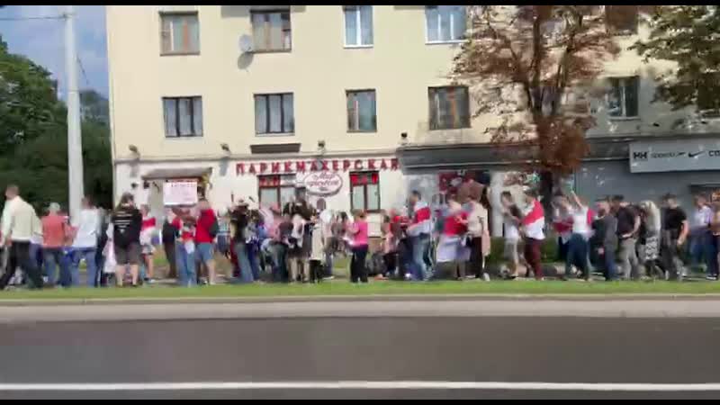 Калона, у якой шмат рабочых маза і мтз