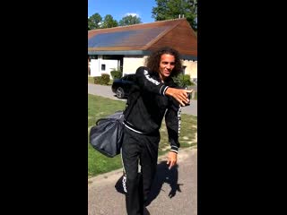 Video matteo guendouzi arriving at france’s team base