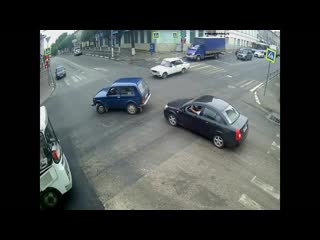 Top stupid drivers caught on camera 2017 idiots people driving a car compilation