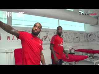 Lacazette shows nicolas pepe around arsenal training centre behind the scenes