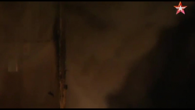 Склад полыхает рядом с парком победы в москве