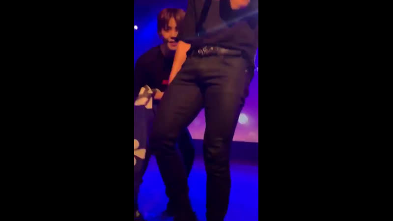 「 sehyoon hitting donghun 」