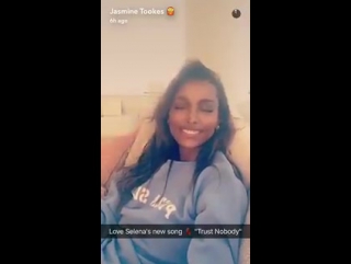 Victoria's secret angel @jastookes jamming to selena's "trust nobody" on snapchat