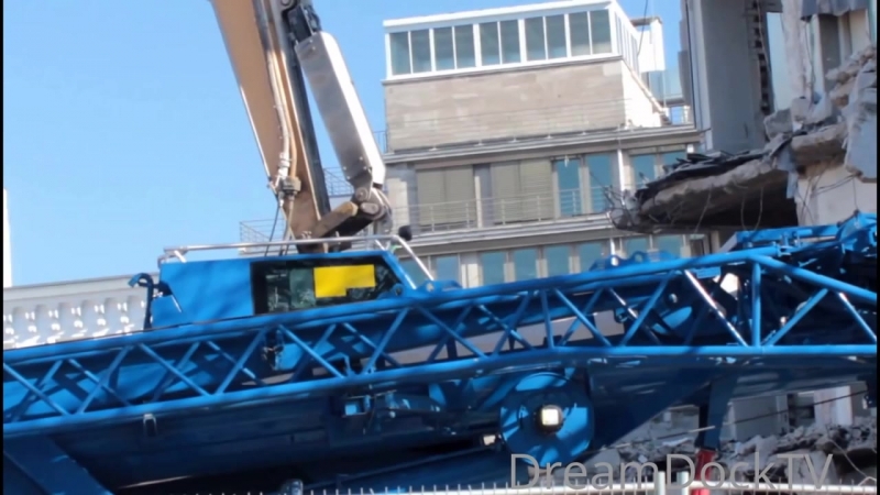 Liebherr mobile crane ltc 1045 3 1 working on construction site