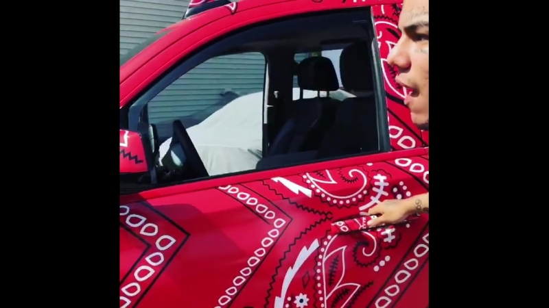 6ix9ine porn video – 6ix9ine покрасил автомобиль в цвета группирои «porn»