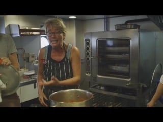 Emma thompson cooks for the crew of the greenpeace esperanza