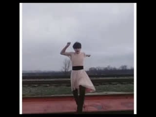 Я под музыку леди гага ла ла ла камон