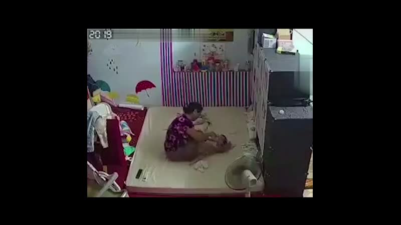 Родители установили скрытую камеру, чтобы посмотреть, как няня обращается с их ребёнком реакция бати после проверки феерична 👏🏻
