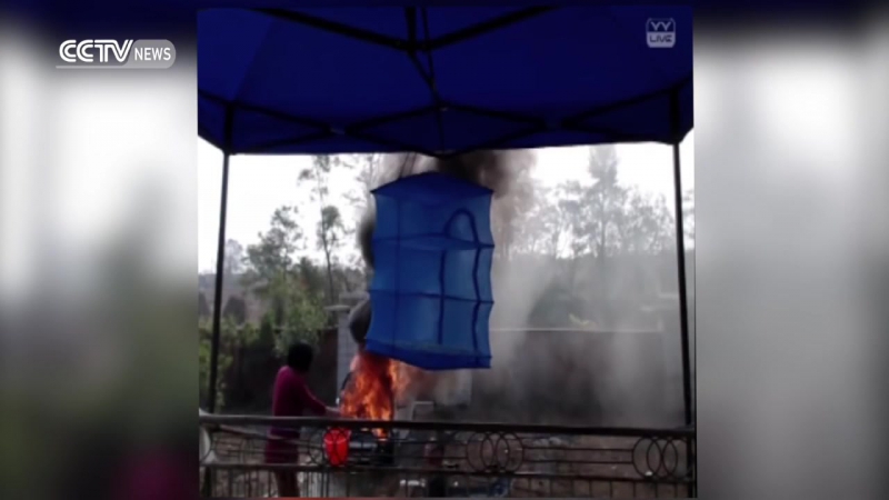 Стримерша из китая подожгла свою машину, чтобы набрать подписчиков