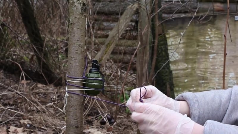 Устаноа растяжек, работа с растяжками, самоликвидация растяжки, самонейтрализация гранаты