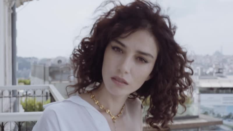 Özge gürel ile özel çekimden (zerrin özerin kıyamam parçasıyla)