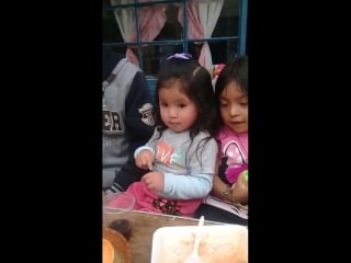 Юная фокусница