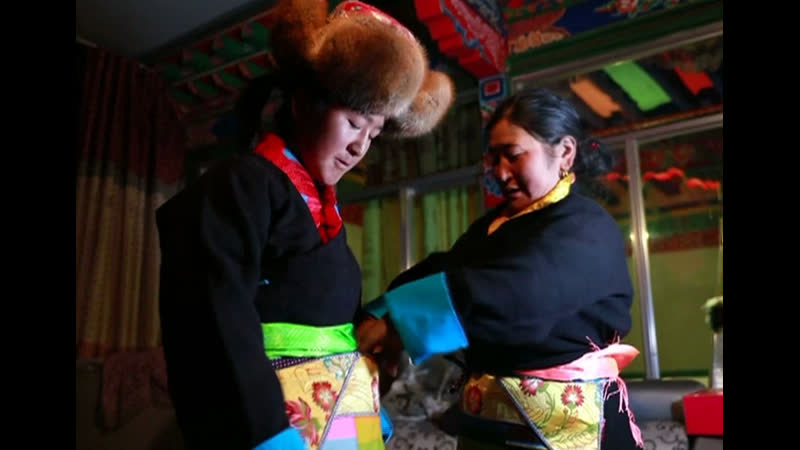 Как селяне научились зарабатывать до $750 на традиционной одежде