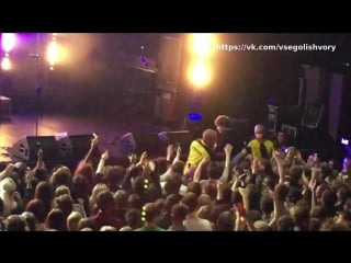 Conor mason (nothing but thieves) stage diving and crowd surfing compilation