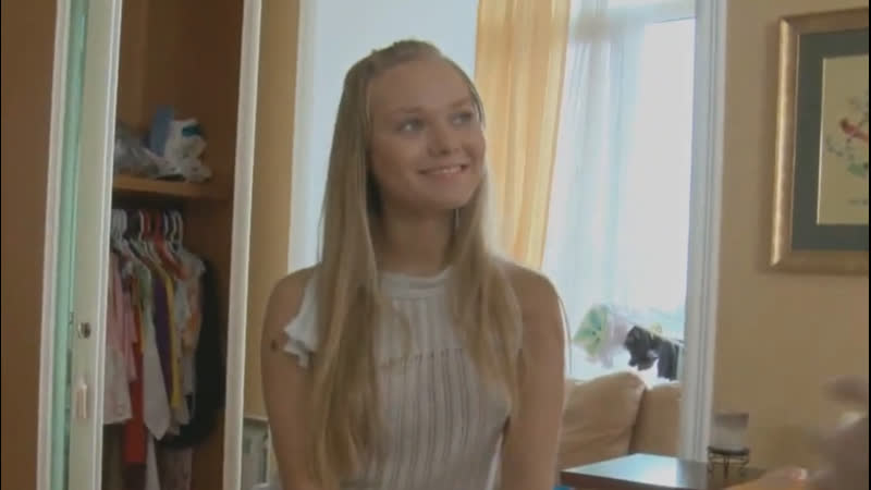 Красивая сцена страсти массажиста и девушки)