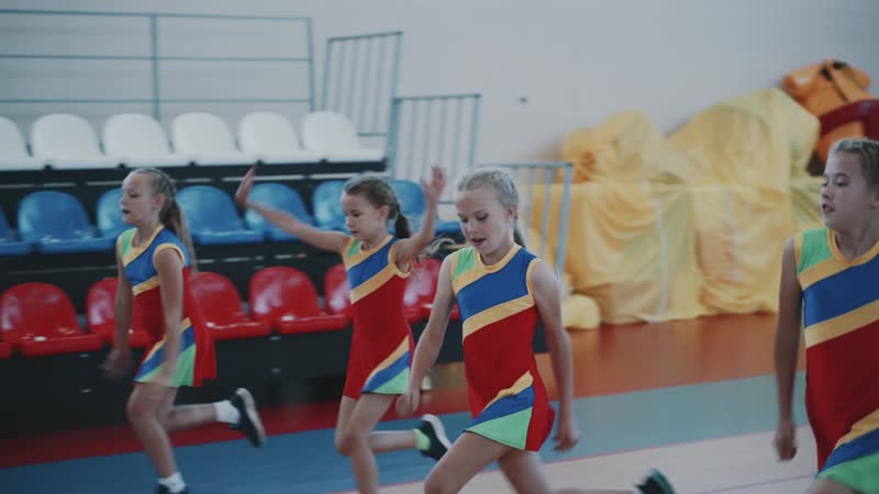 Черлидинг в спортивном клубе "акела"