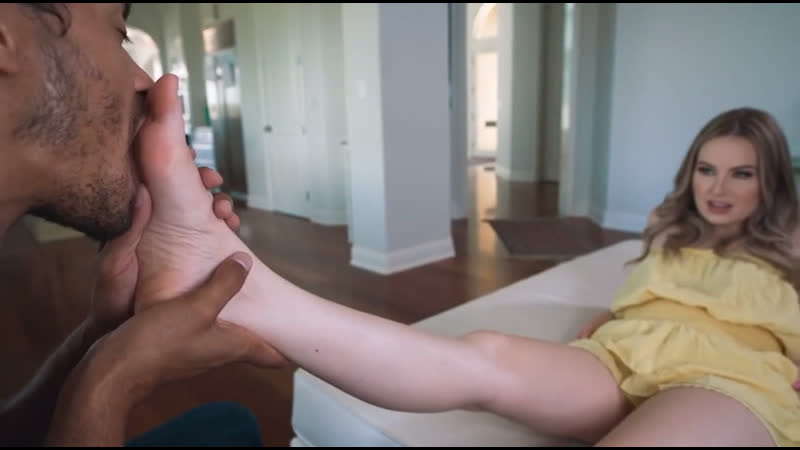 Your porn video – Kiss your feet фф