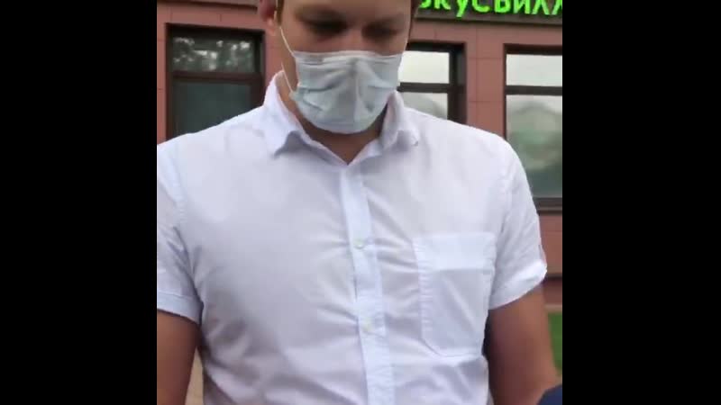 Навальному вручили повестку