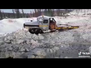 На «урале» через ледяную реку