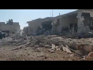 Footage clearly showing a syaf russia|n double tap airstrike in saharat town
