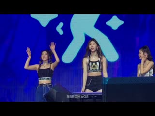 Itzy perfoming 'cherry' at showcase tour in bangkok ; [21/12/19] (10)