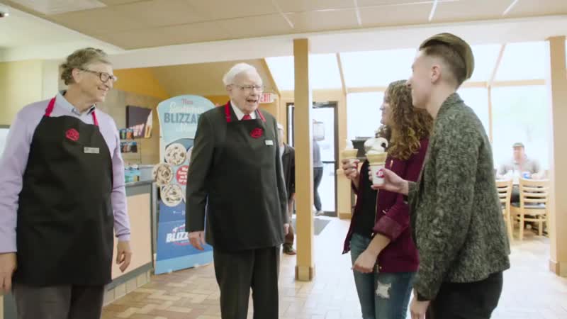 Билл гейтс и уоррен баффет отработали смену в американском кафе