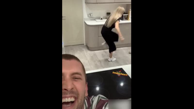 Опять скрипит потёртое седло ))