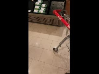 So geht echter widerstand, sollte viral geteilt werden! so jemand müsste in jedem supermarkt auftauchen ❤️👌👍