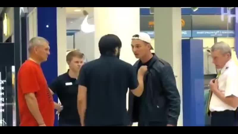 Эдвард бил вырубил с вертухи охранника 😈