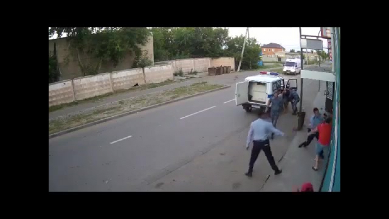 Драка полицейских и задерживаемых в павлодаре