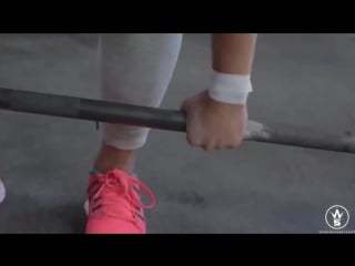 18 летняя красотка сюзанна сваневик в тренажерном зале)